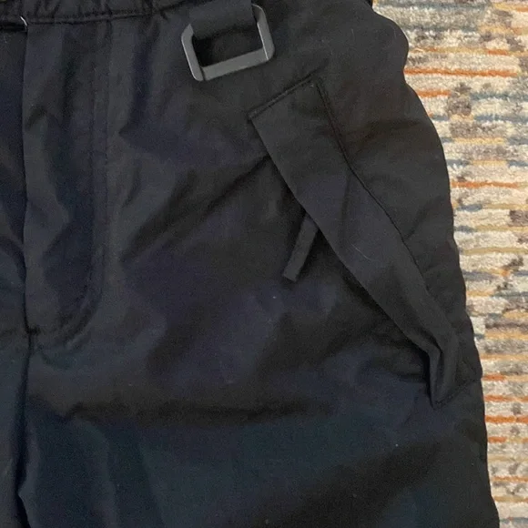 Burton Gloves, two extra gloves and Snow pants with removable suspenders - Picture 6 of 10